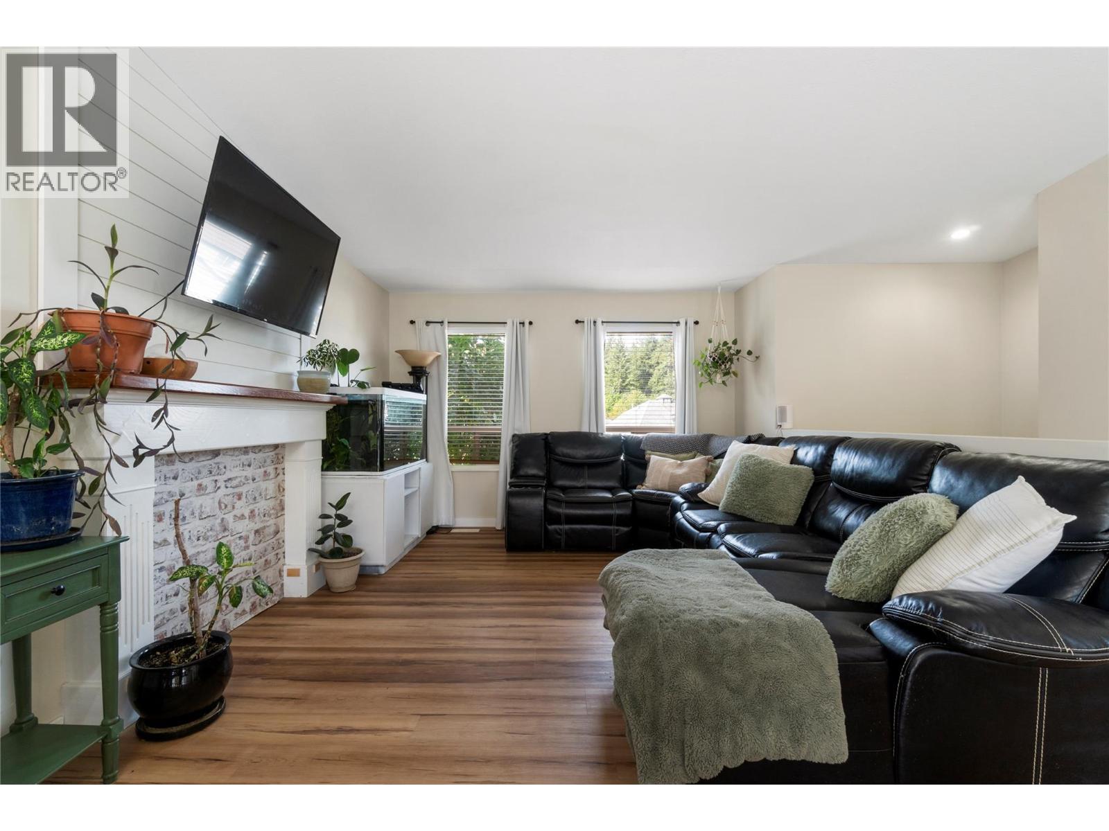 #16 801 20 Street NE - 14