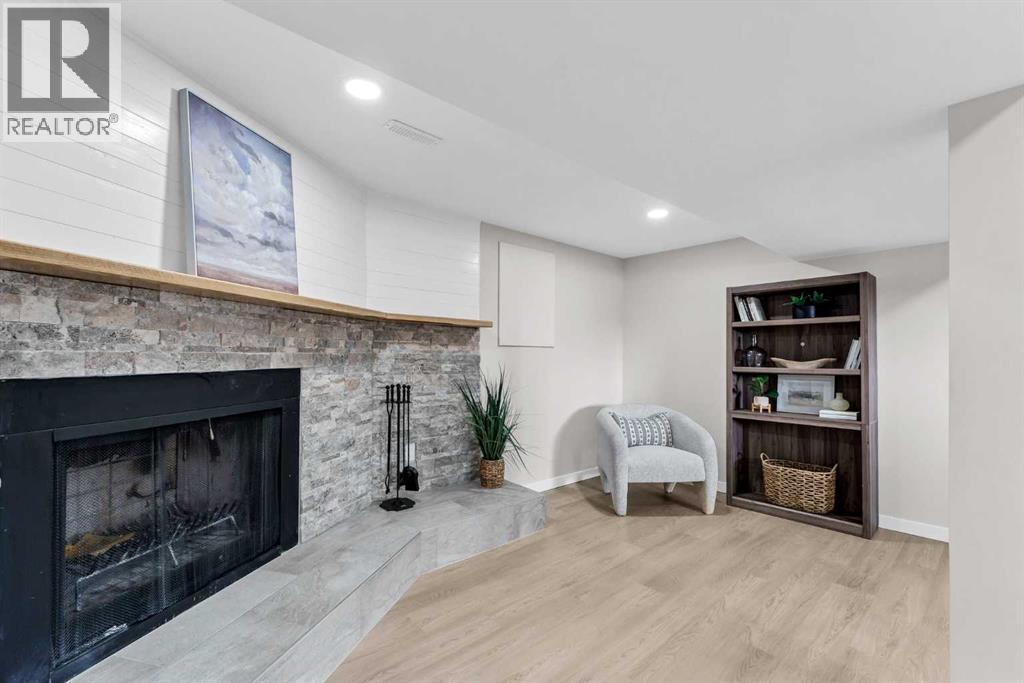 60 Gray Crescent NW - Image 32