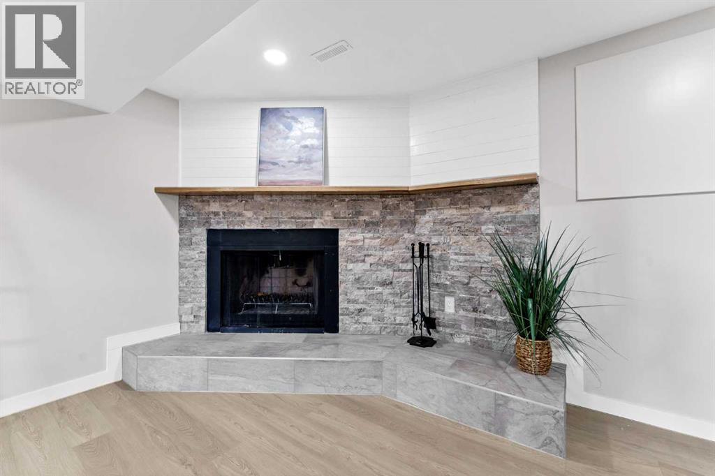 60 Gray Crescent NW - Image 35