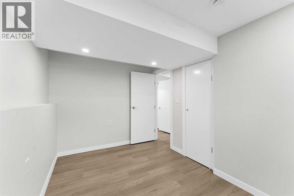 60 Gray Crescent NW - Image 41