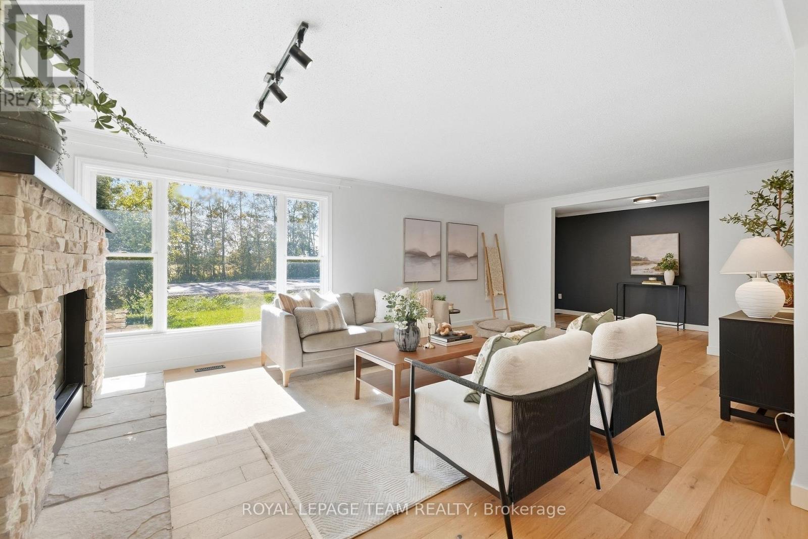 1819 RIDEAU ROAD - 9