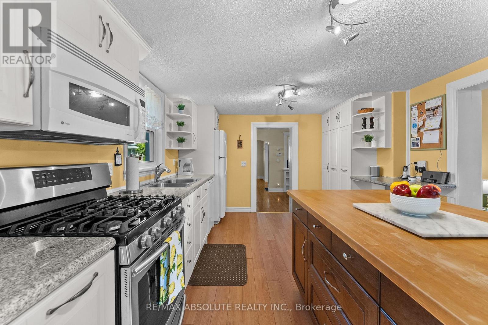 150 MCGONIGAL STREET W - 17