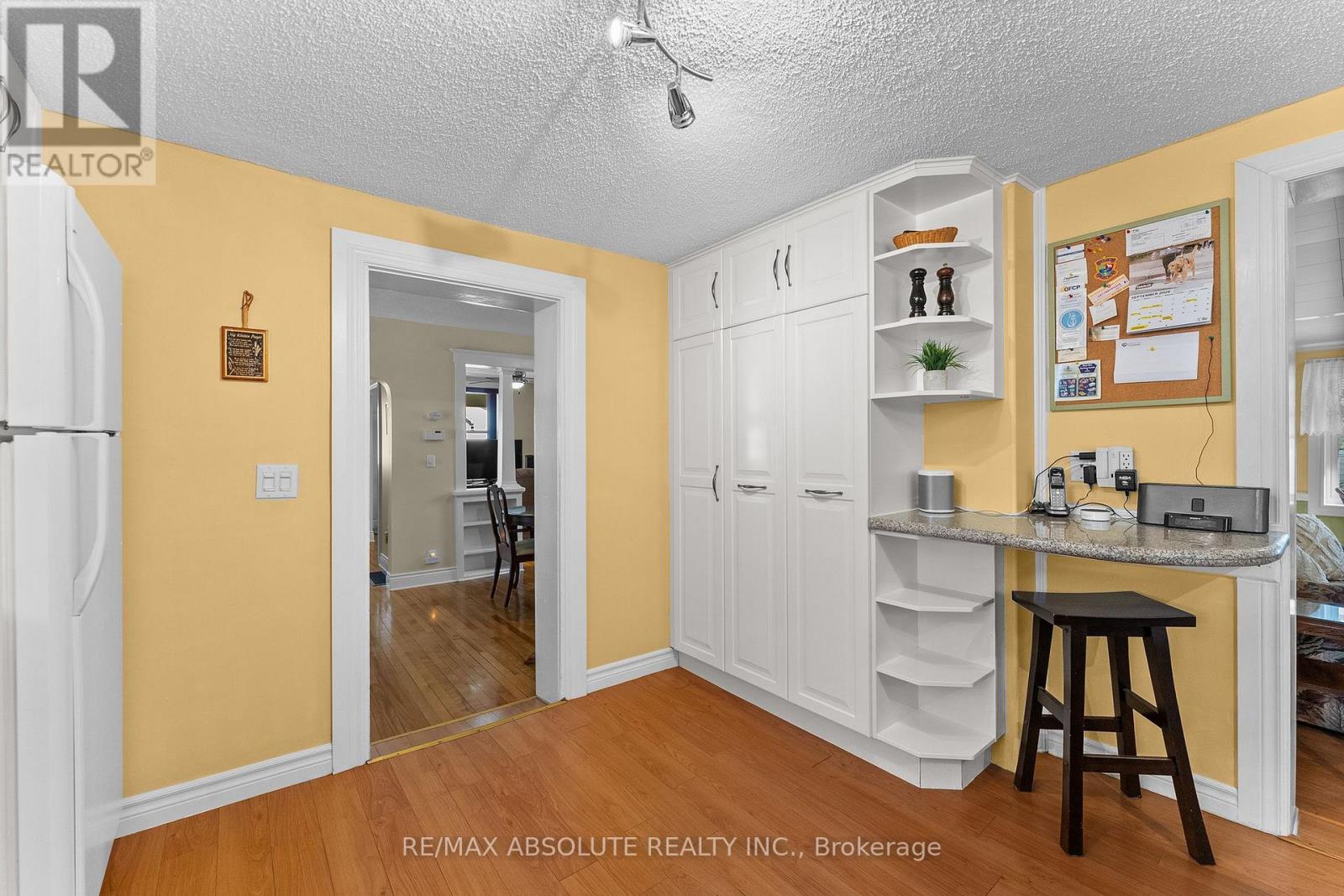 150 MCGONIGAL STREET W - 18