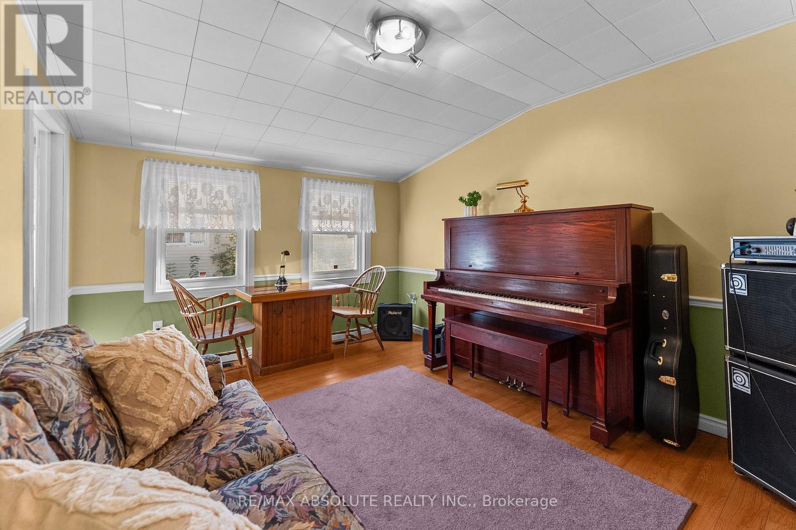 150 MCGONIGAL STREET W - 19