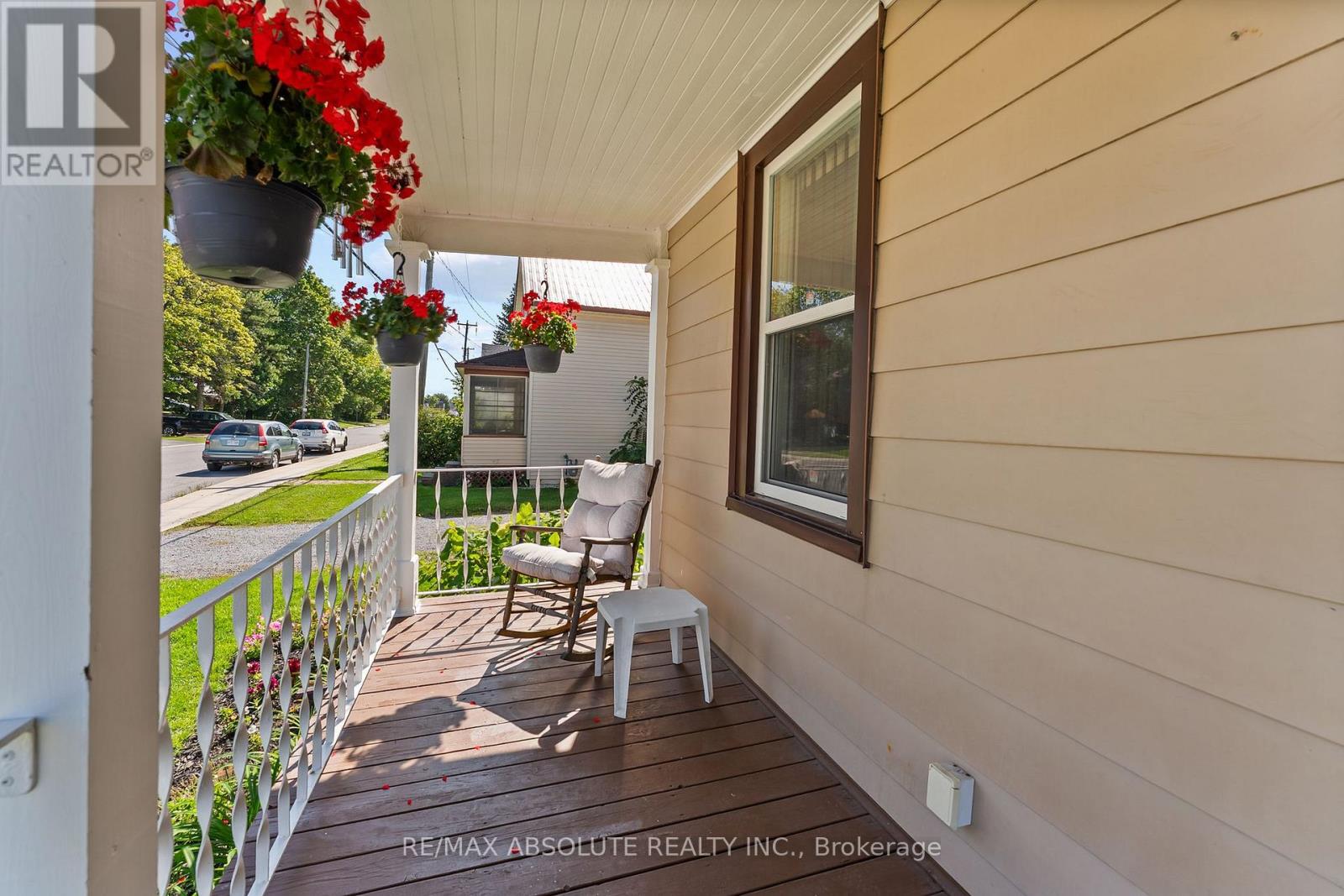 150 MCGONIGAL STREET W - 29