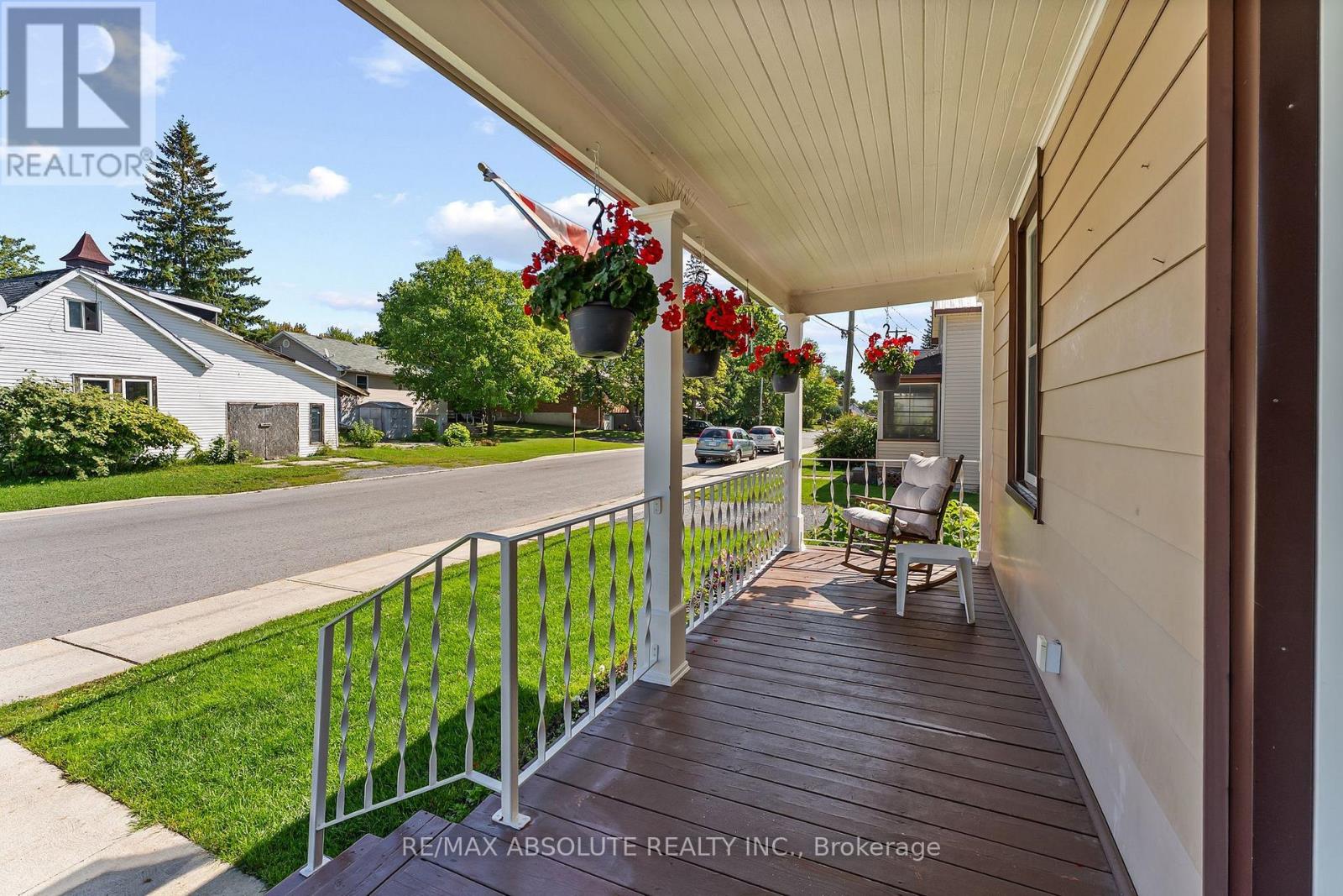 150 MCGONIGAL STREET W - Image 30
