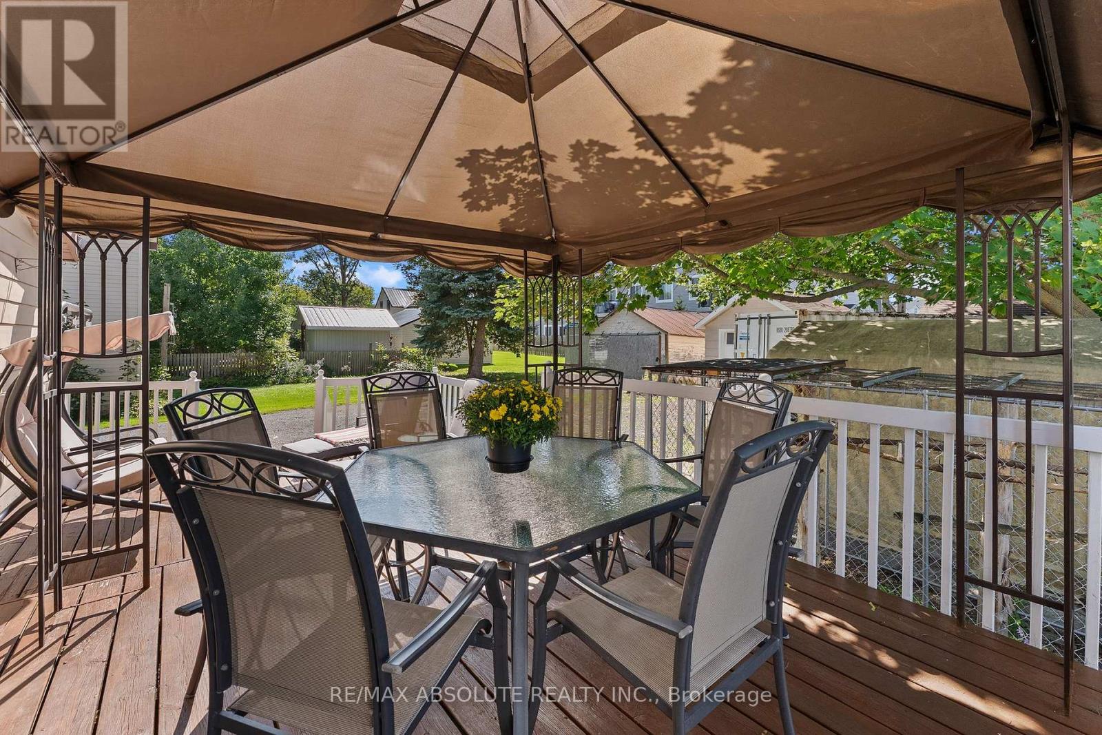 150 MCGONIGAL STREET W - 31