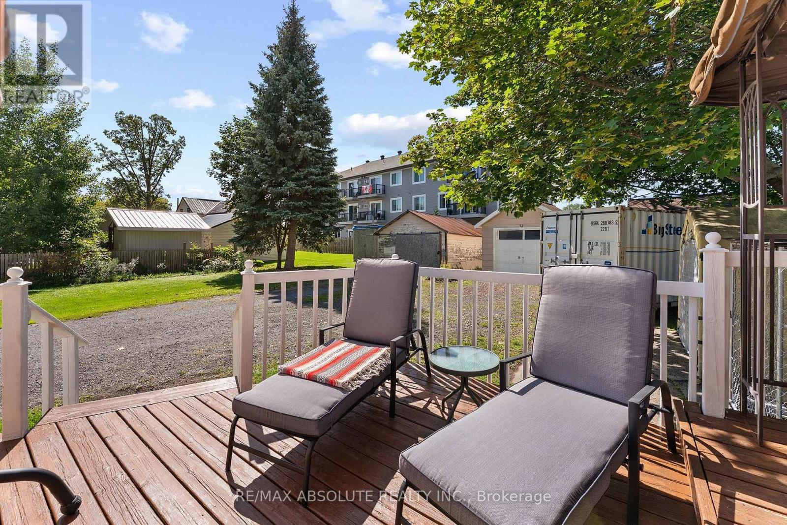 150 MCGONIGAL STREET W - 33