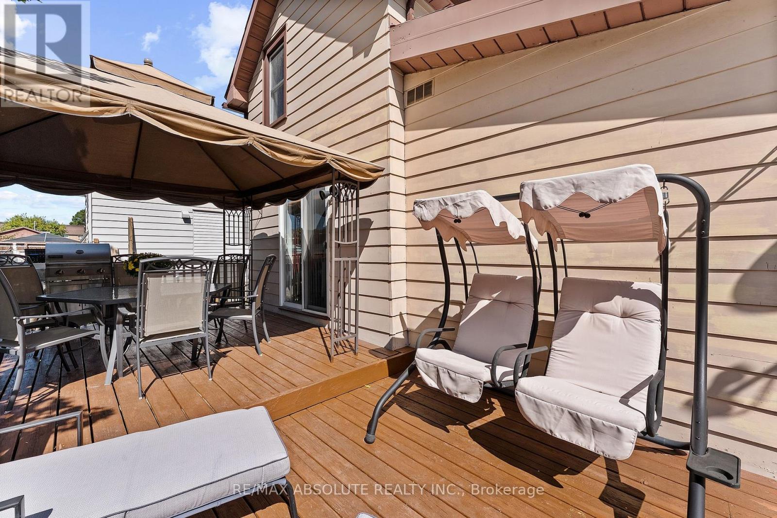 150 MCGONIGAL STREET W - 34