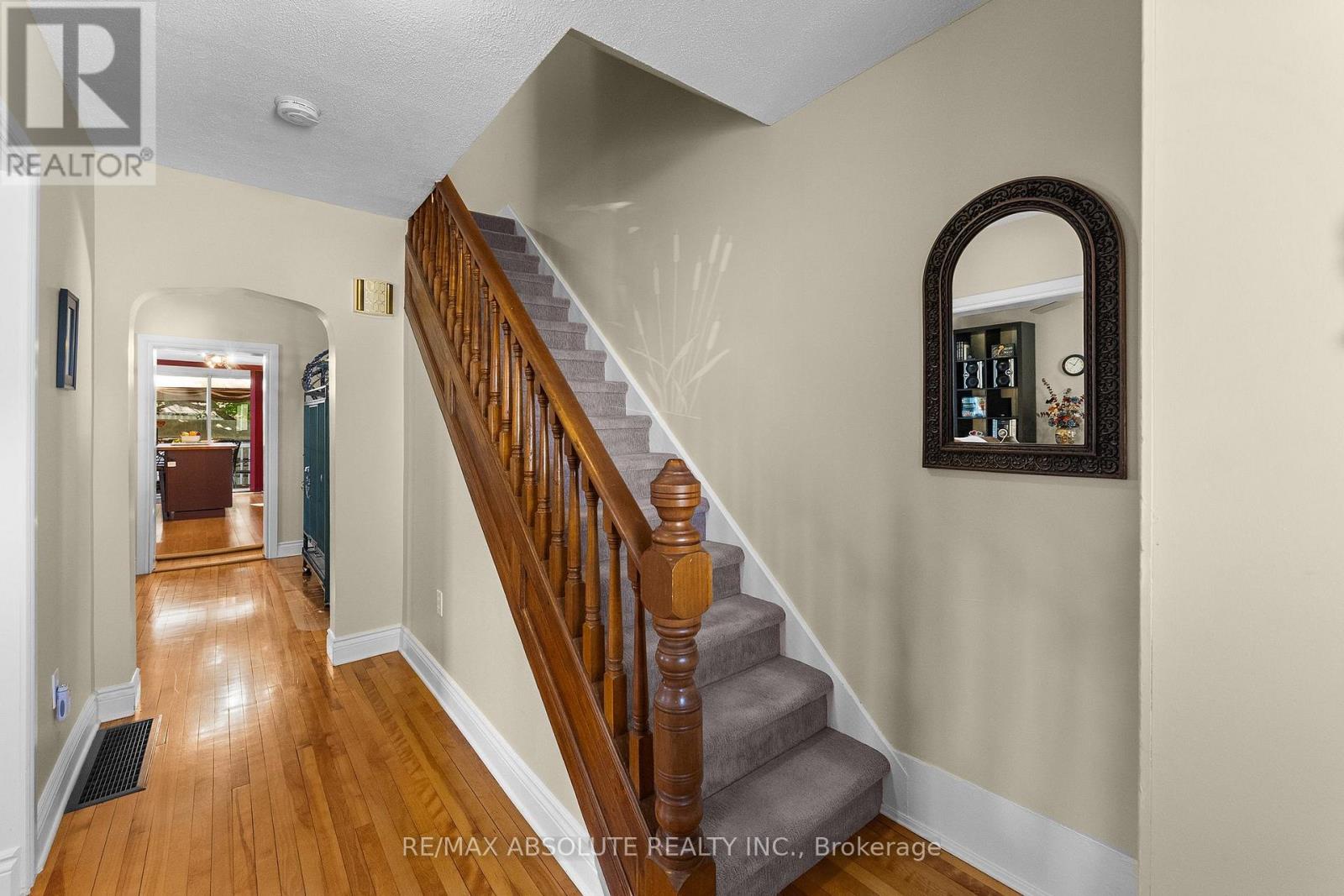 150 MCGONIGAL STREET W - Image 4
