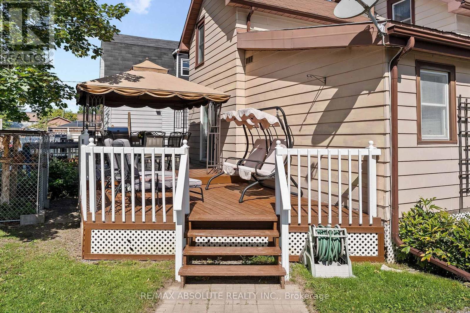 150 MCGONIGAL STREET W - 41