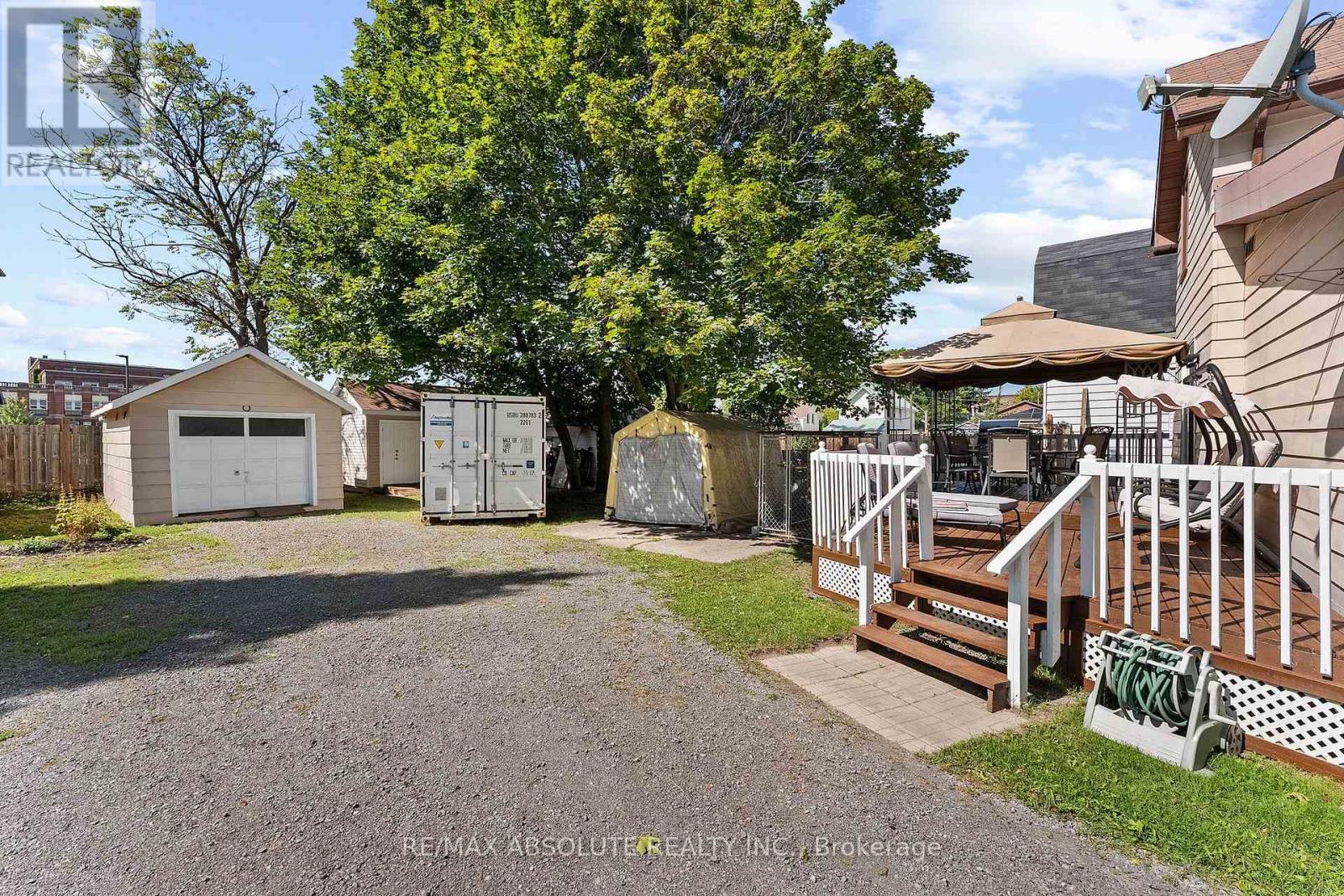 150 MCGONIGAL STREET W - 42