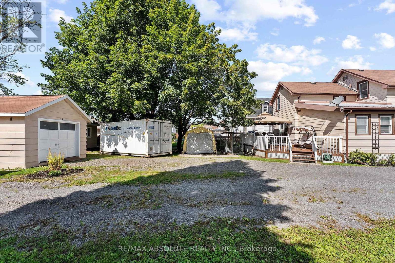 150 MCGONIGAL STREET W - 43