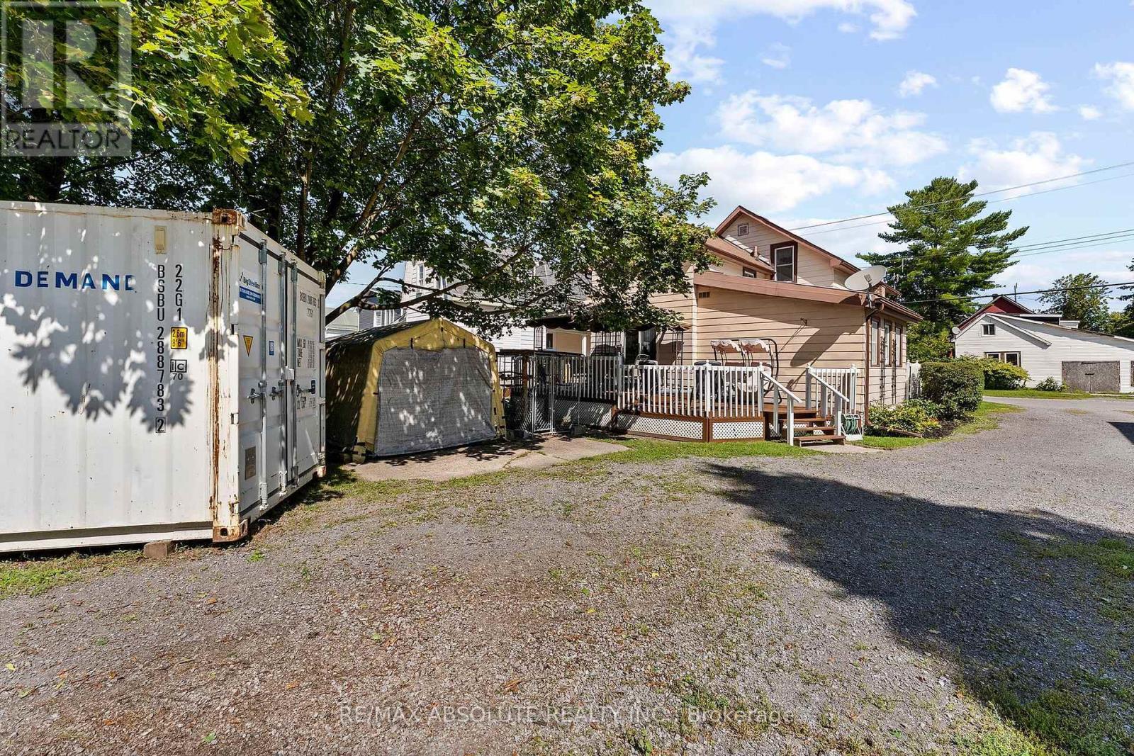 150 MCGONIGAL STREET W - Image 44