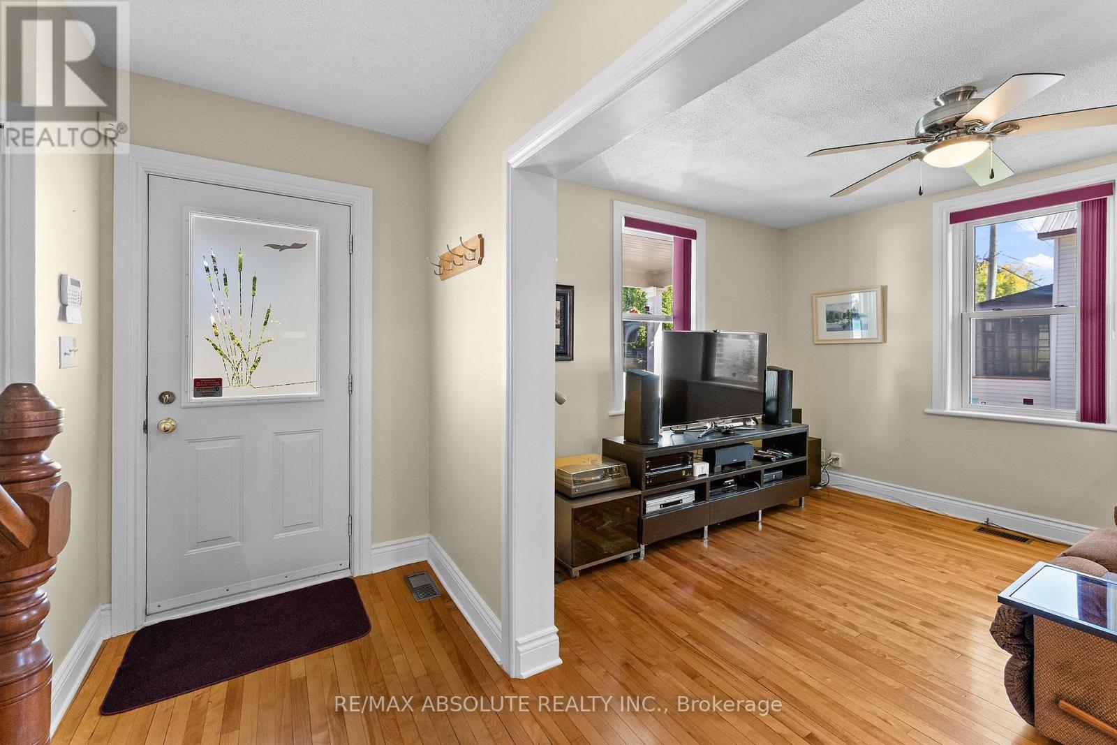 150 MCGONIGAL STREET W - Image 5