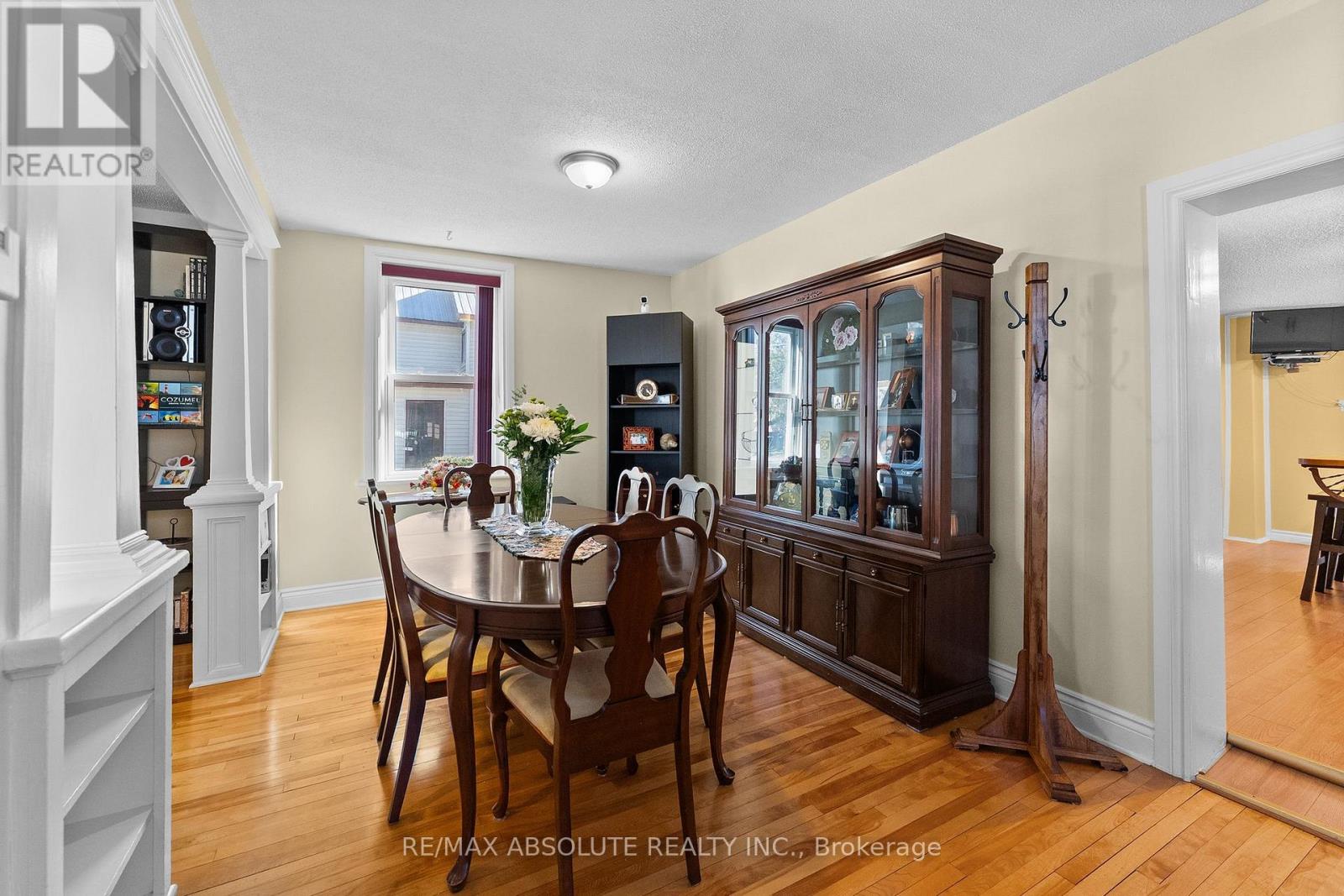 150 MCGONIGAL STREET W - 9