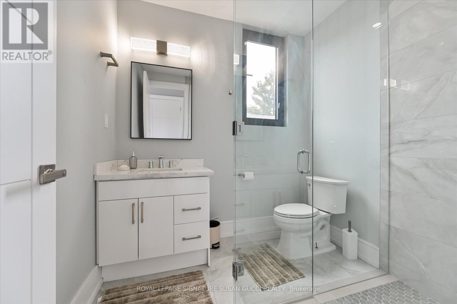 96 SQUIRES AVENUE - Image 33