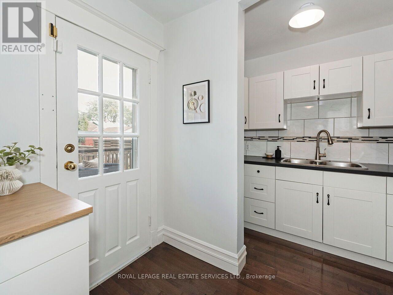 62 NEWMARKET AVENUE - 18