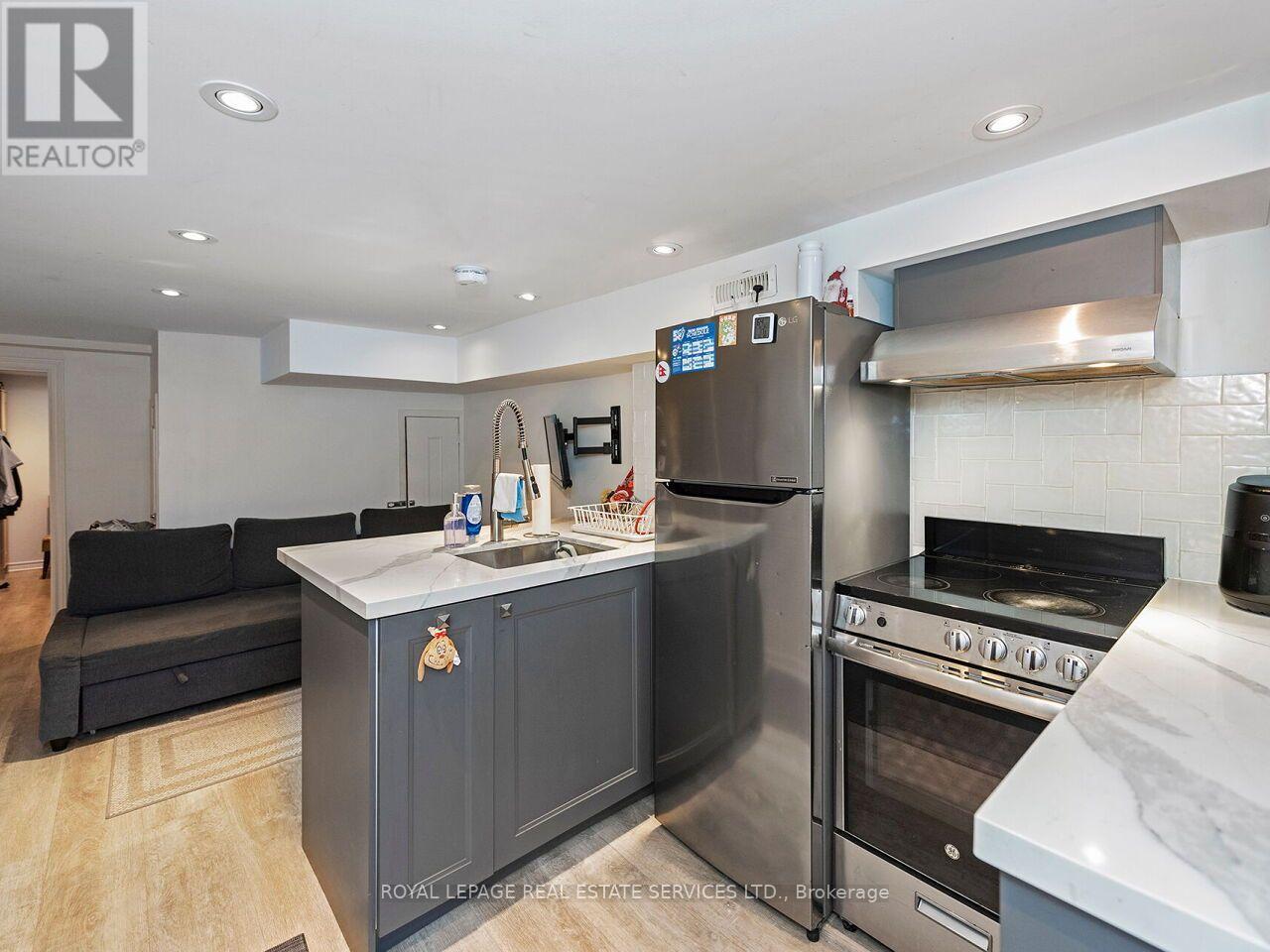 62 NEWMARKET AVENUE - 35