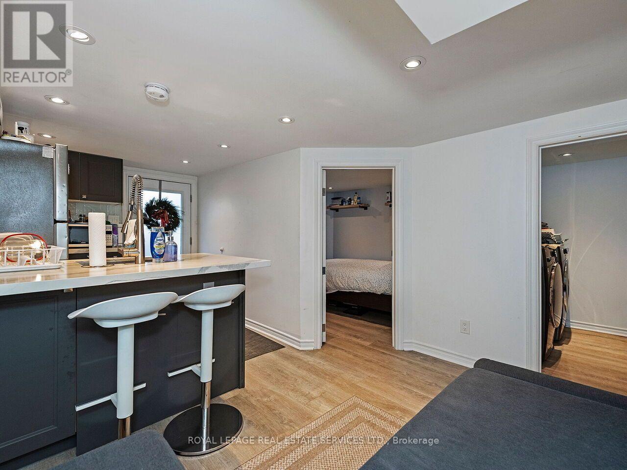 62 NEWMARKET AVENUE - 38