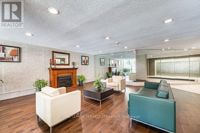 1102 - 812 BURNHAMTHORPE ROAD, Toronto (Markland Wood) — photo 4