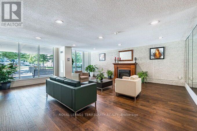 1102 - 812 BURNHAMTHORPE ROAD, Toronto (Markland Wood) — photo 6