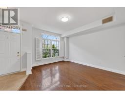 Living room - Th10 - 3076 Lake Shore Boulevard W, Toronto, ON M8V1K3 Photo 6