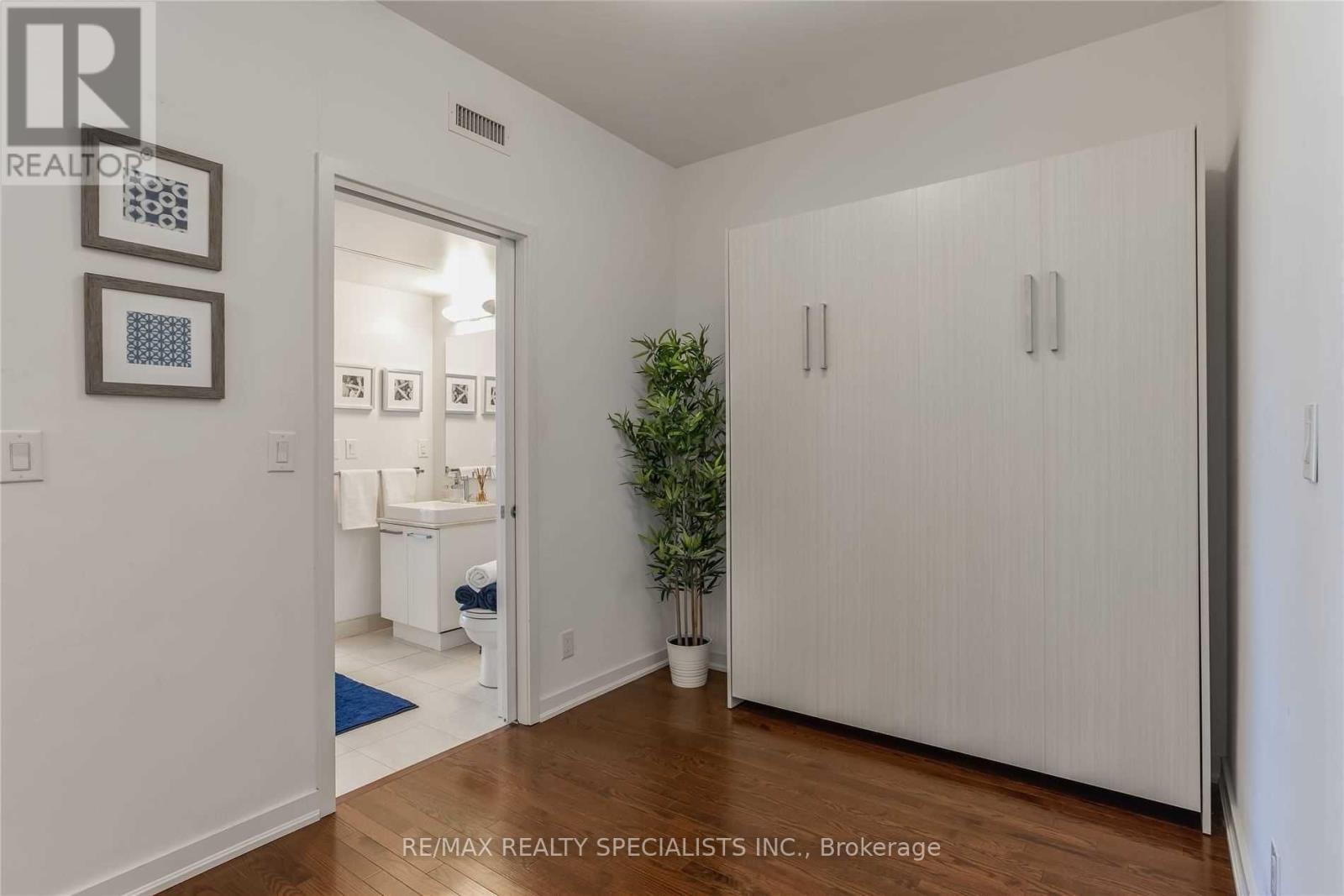 #703 12 YORK STREET - 12