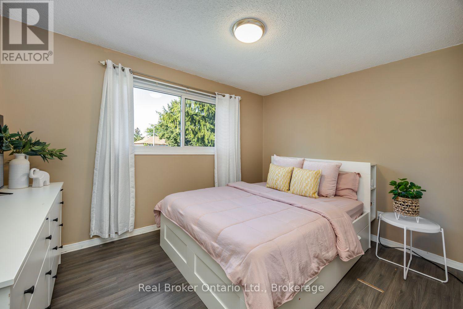 630 COGNAC CRESCENT - 23