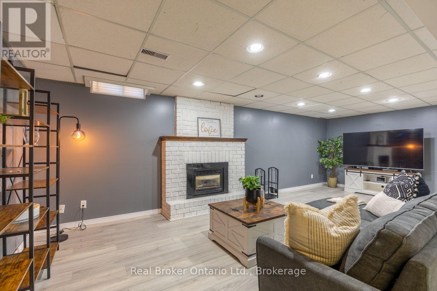 630 COGNAC CRESCENT - Image 27