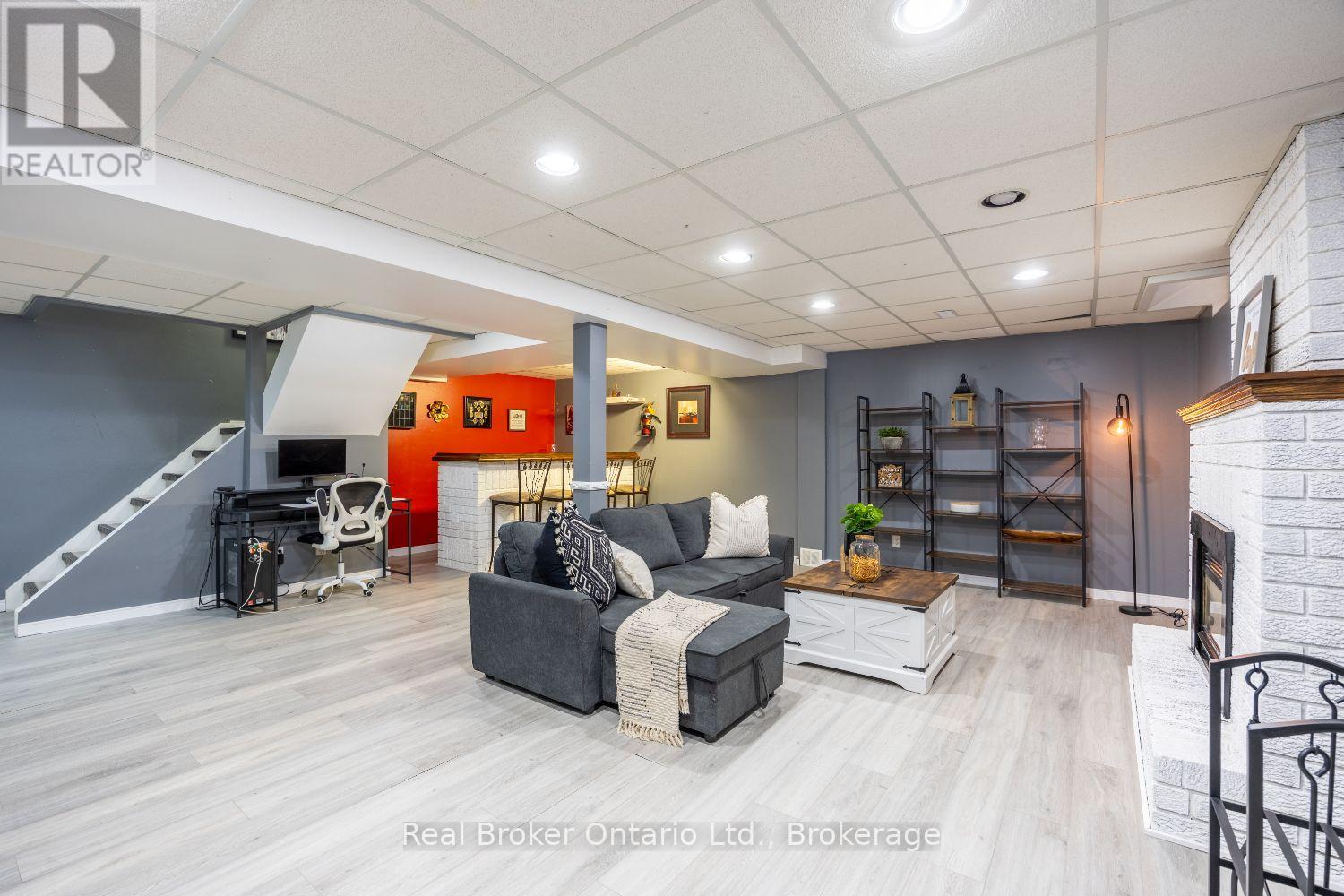 630 COGNAC CRESCENT - 28