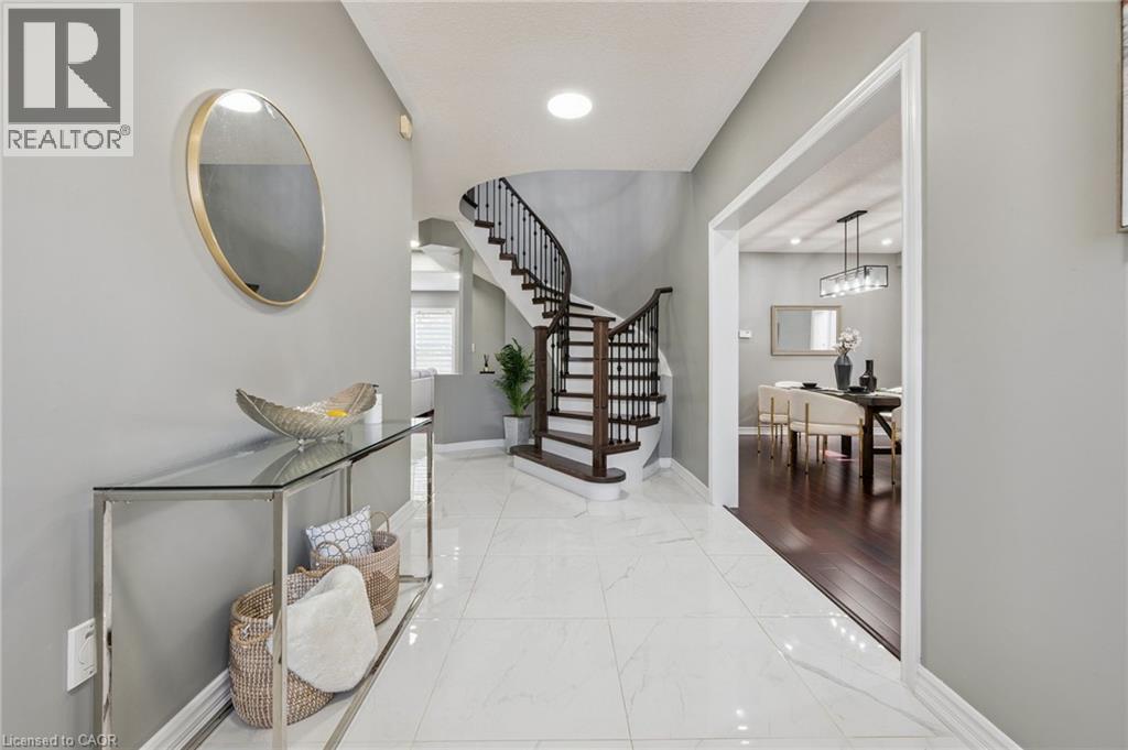 154 FALCONRIDGE Drive - Image 7