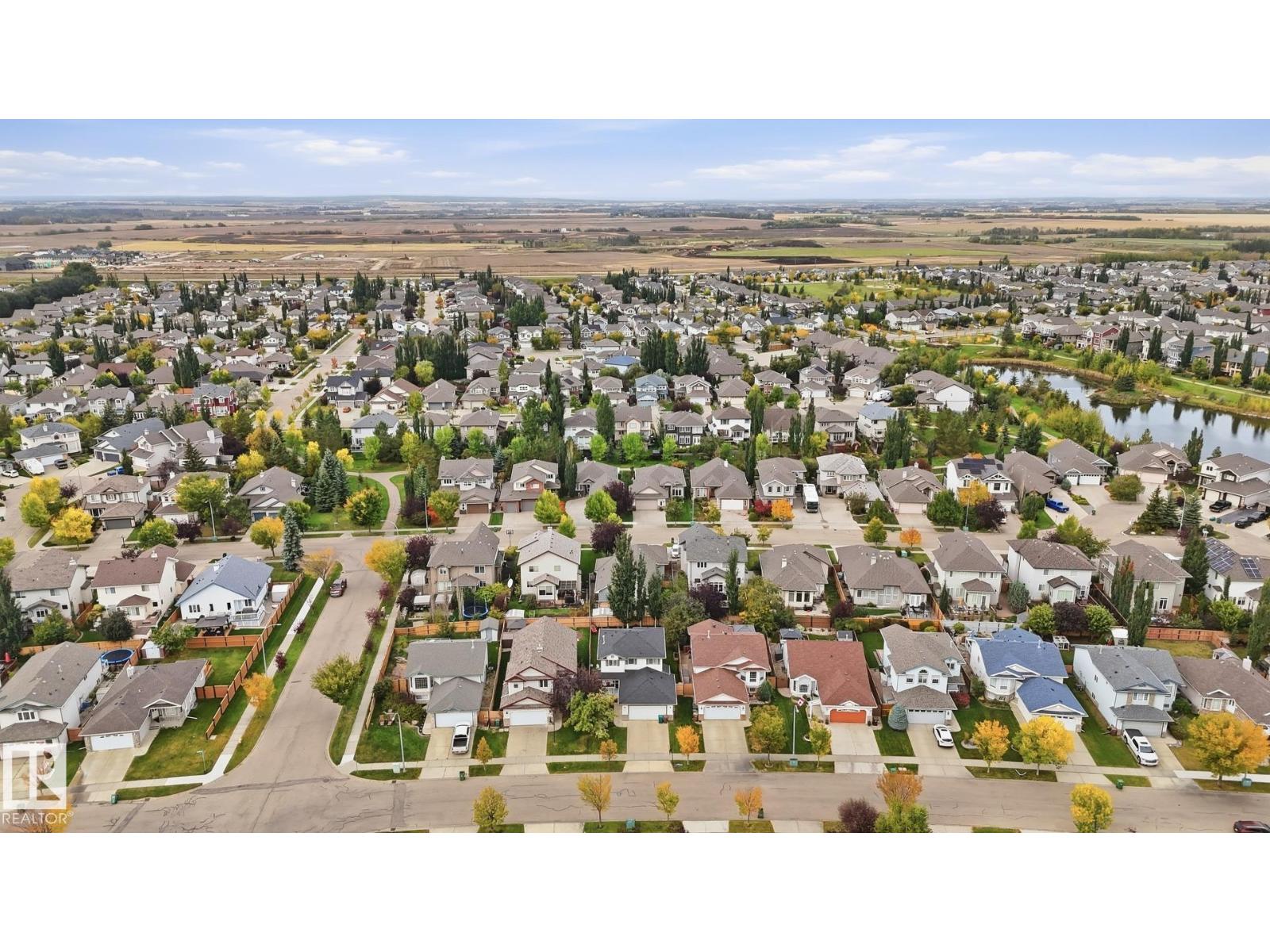 71 NEWMARKET WY - 37