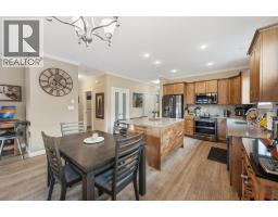 Kitchen - 220 Brandon Avenue, Penticton, BC V2A3S6 Photo 10