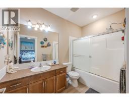 220 Brandon Avenue, Penticton, BC V2A3S6 Photo 46