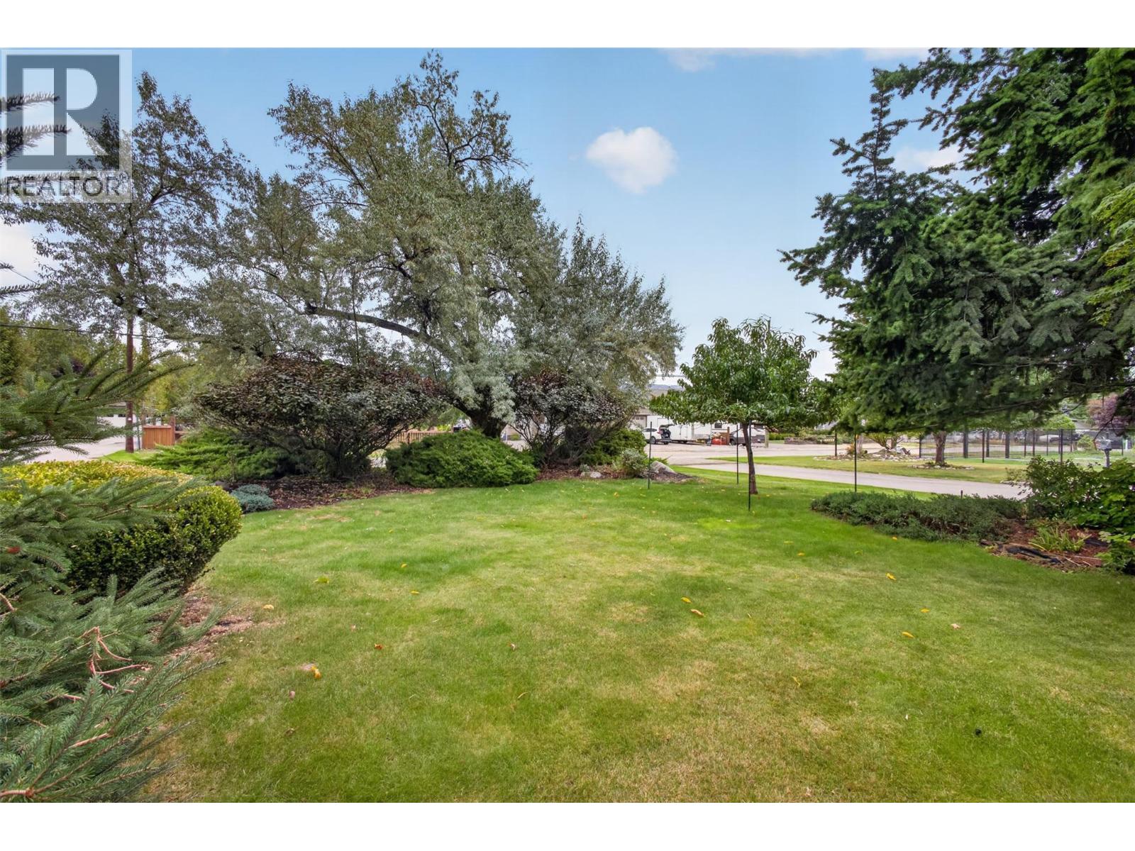 7366 Fintry Delta Road - 38