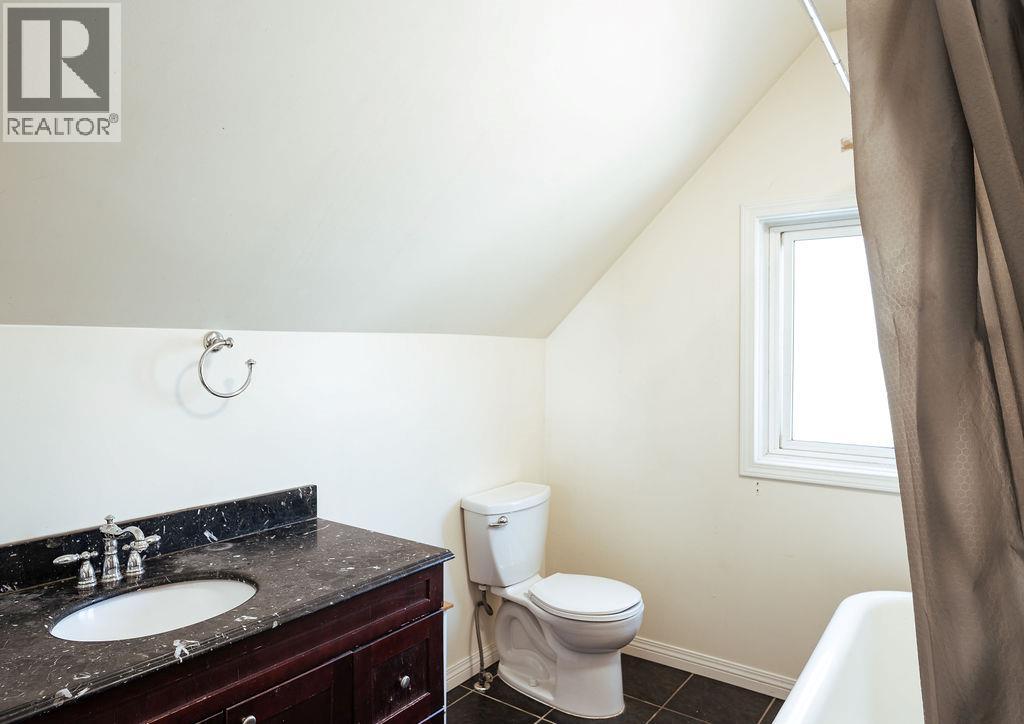 204 Third Street E - 14