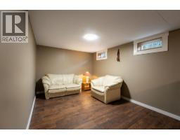 Kitchen - 204 Third Street E, Revelstoke, BC V0E2S0 Photo 19
