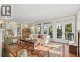 3815 Sunnycrest Drive, North Vancouver, BC V7R3C5 Photo 10