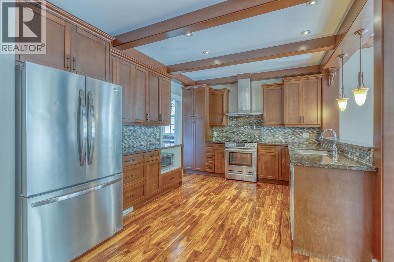 4 Bed, 5 Bath House for Sale in Coquitlam – 1820 CAMELBACK COURT, Coquitlam – MLS# R3169319 - Image 10