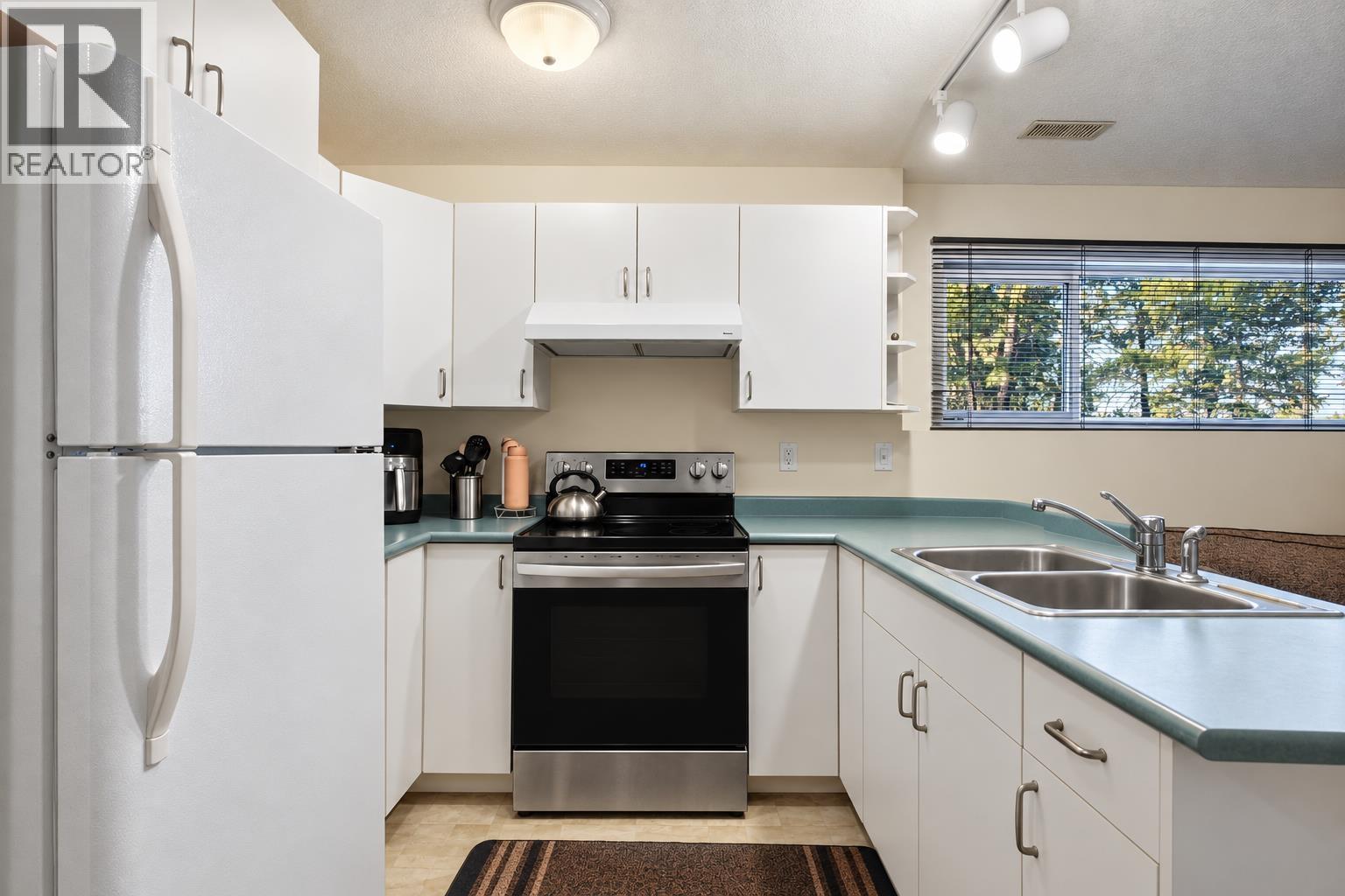 523 TAMARACK ROAD - Image 19