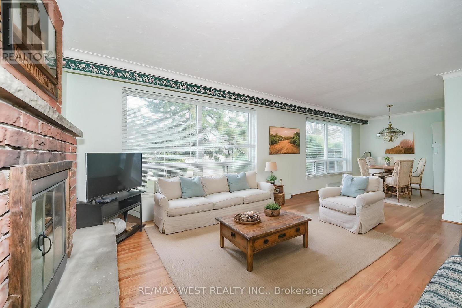 Photo of 215 ACTON AVENUE