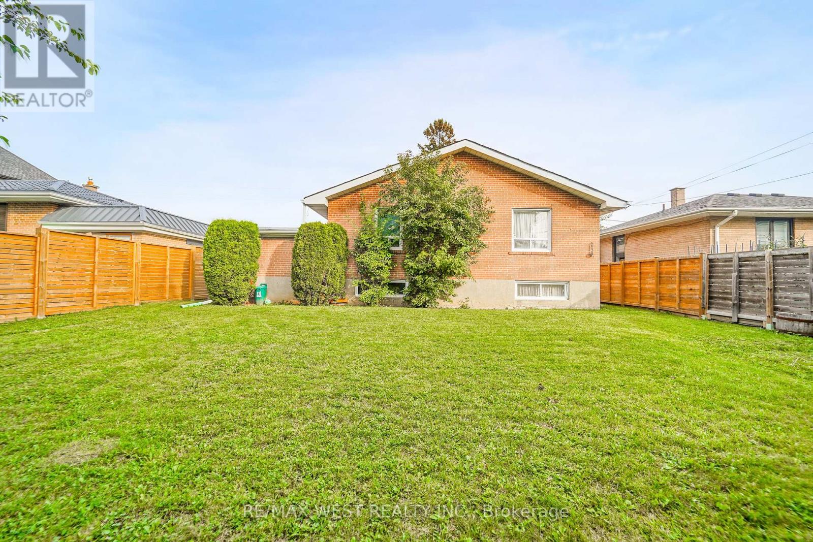 215 ACTON AVENUE - 8