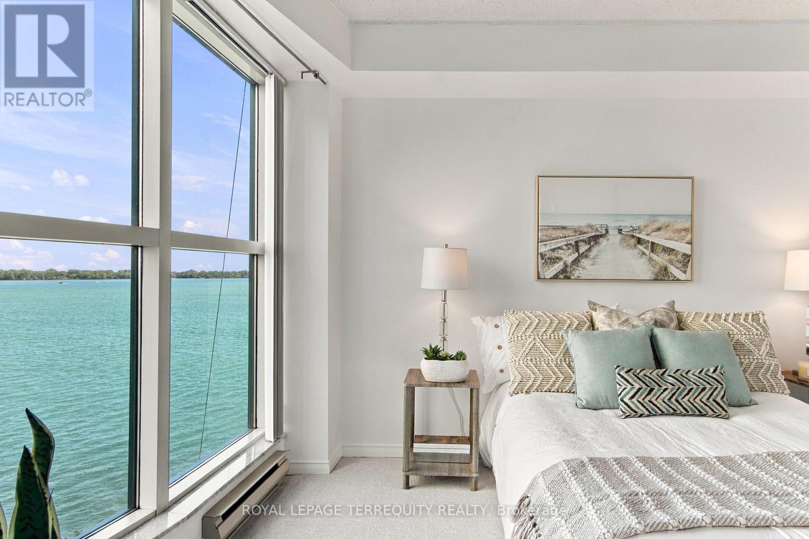 #1104 99 HARBOUR SQUARE - Image 28