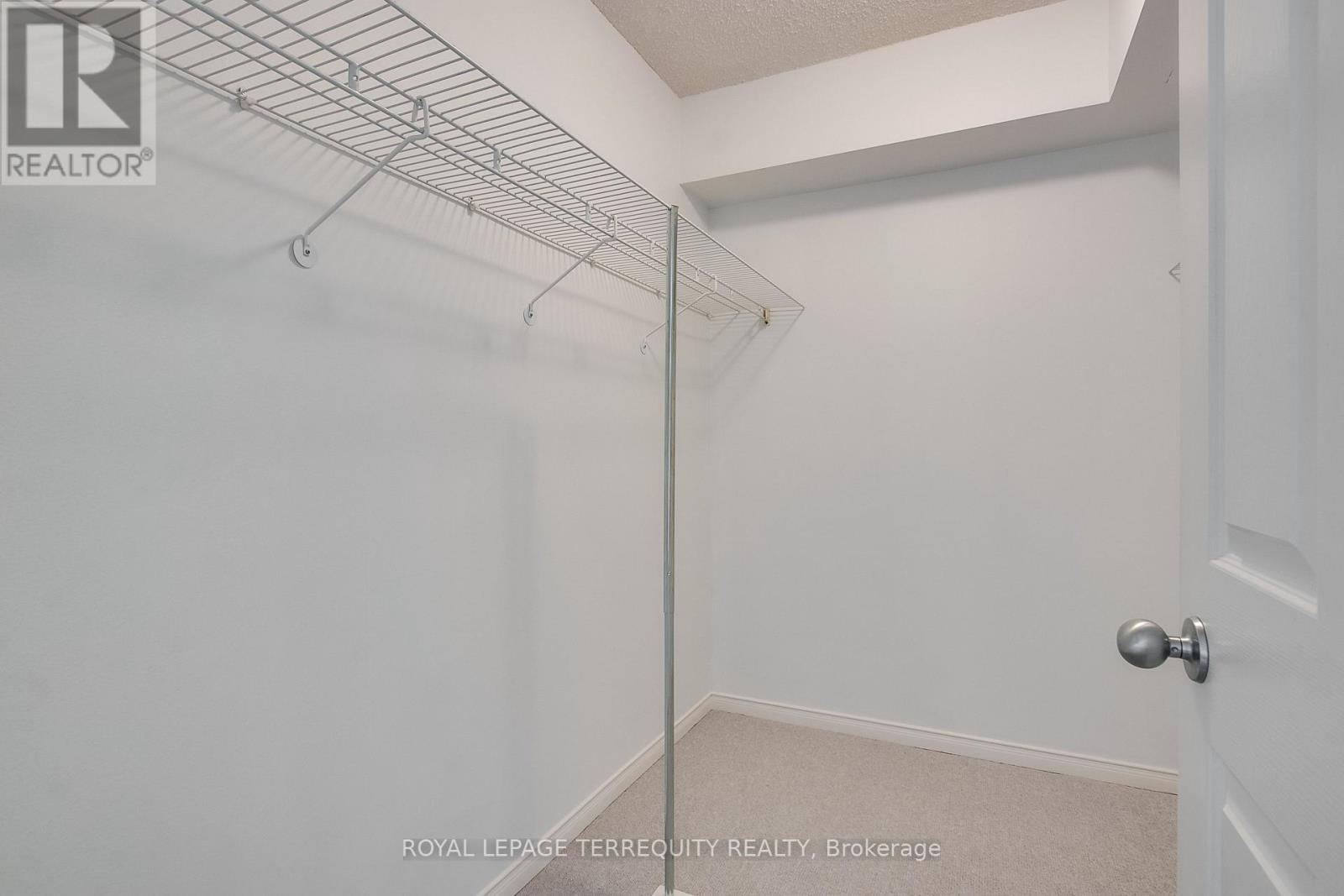 #1104 99 HARBOUR SQUARE - Image 32