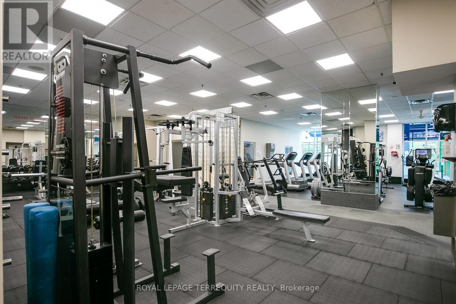#1104 99 HARBOUR SQUARE - Image 35