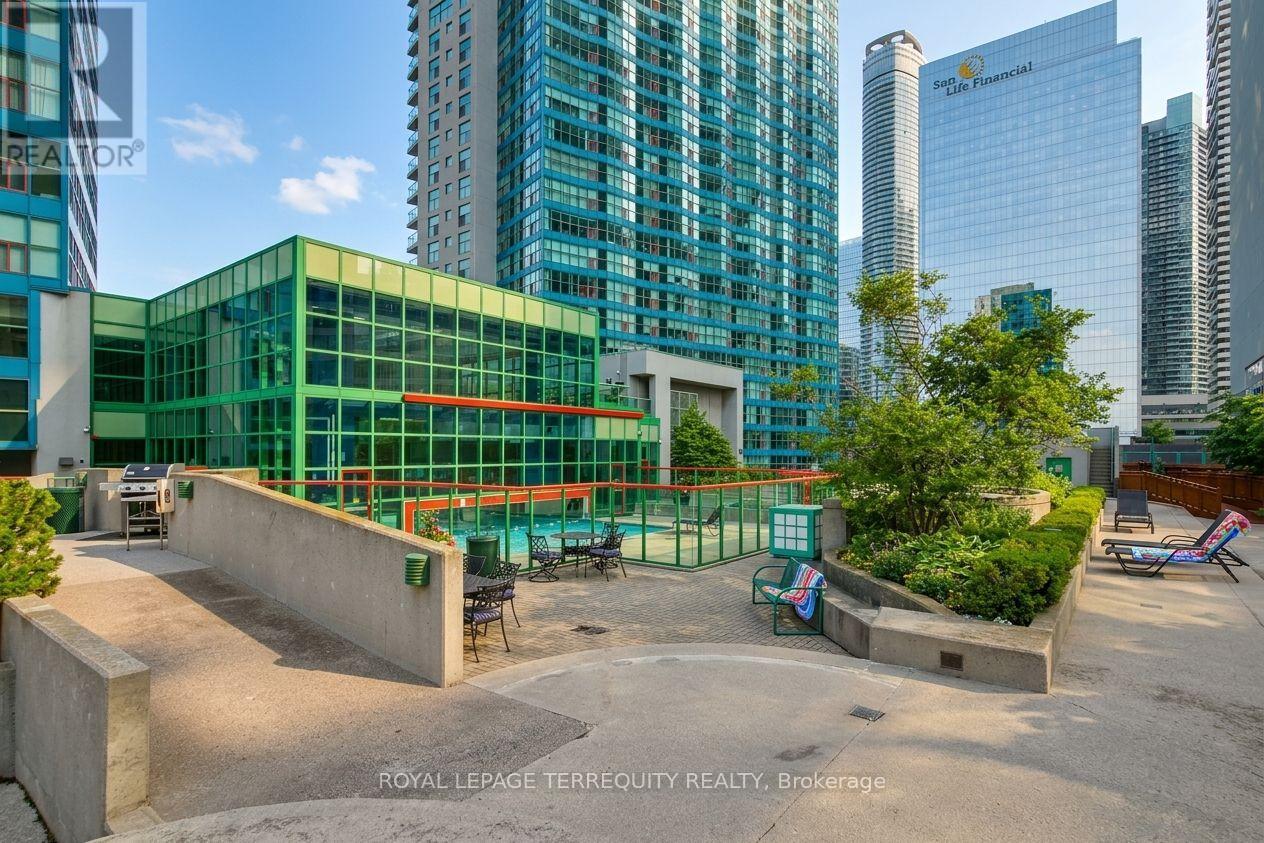 #1104 99 HARBOUR SQUARE - Image 40