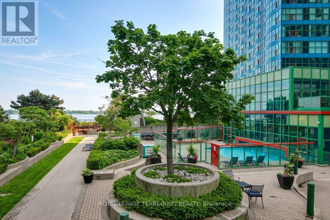 #1104 99 HARBOUR SQUARE - Image 42