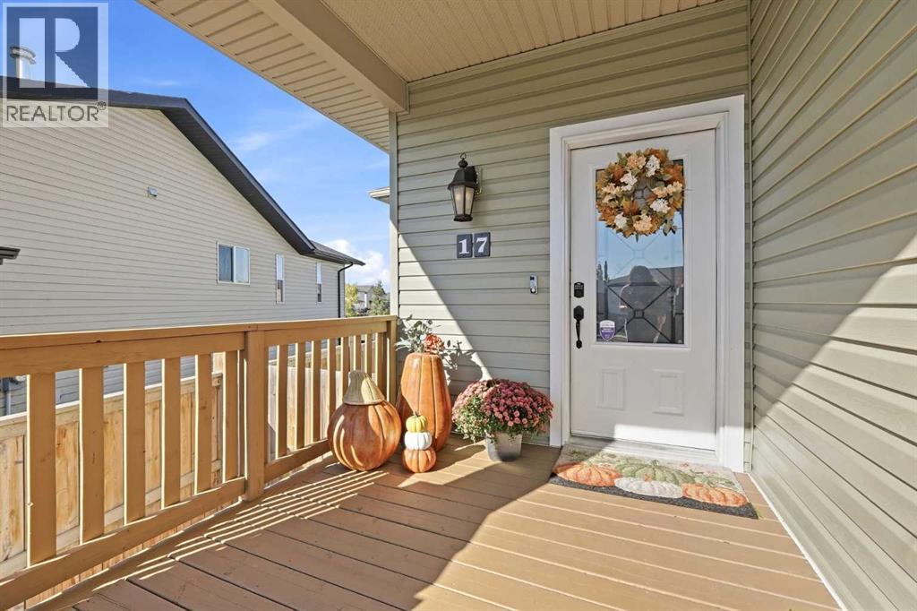 17 Hammond Close, Sylvan Lake, Alberta, T4S0C7, Sylvan Lake, Alberta — photo 4 of 5