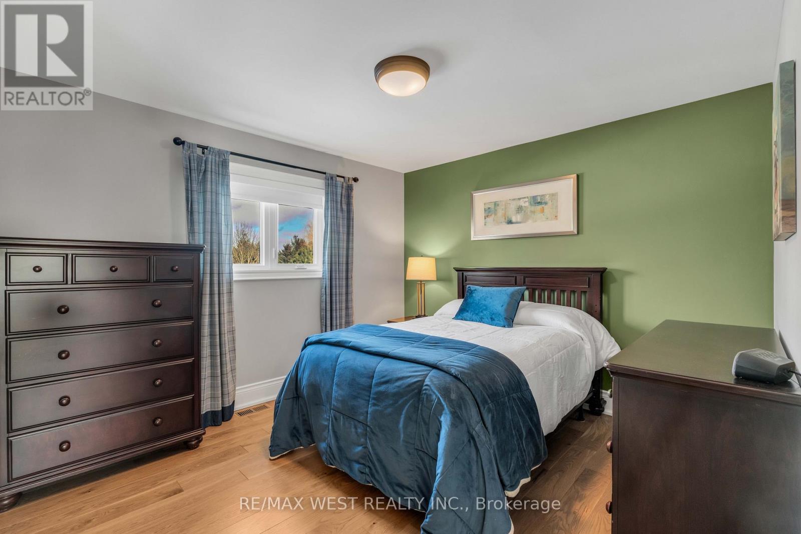 10 FARMCREST COURT - Image 31